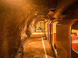 Zug im Gasteiner Heilstollen
