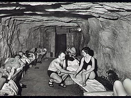 Historisches Bild Gasteiner Heilstollen auf Therapiestation.