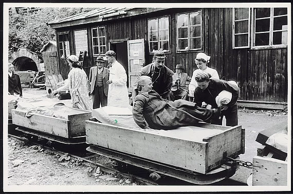 Historisches Bild Gasteiner Heilstollen Zug.