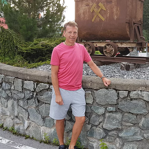 Foto von Morbus Bechterew Patient Gerhard Lambeck im Heilstollen